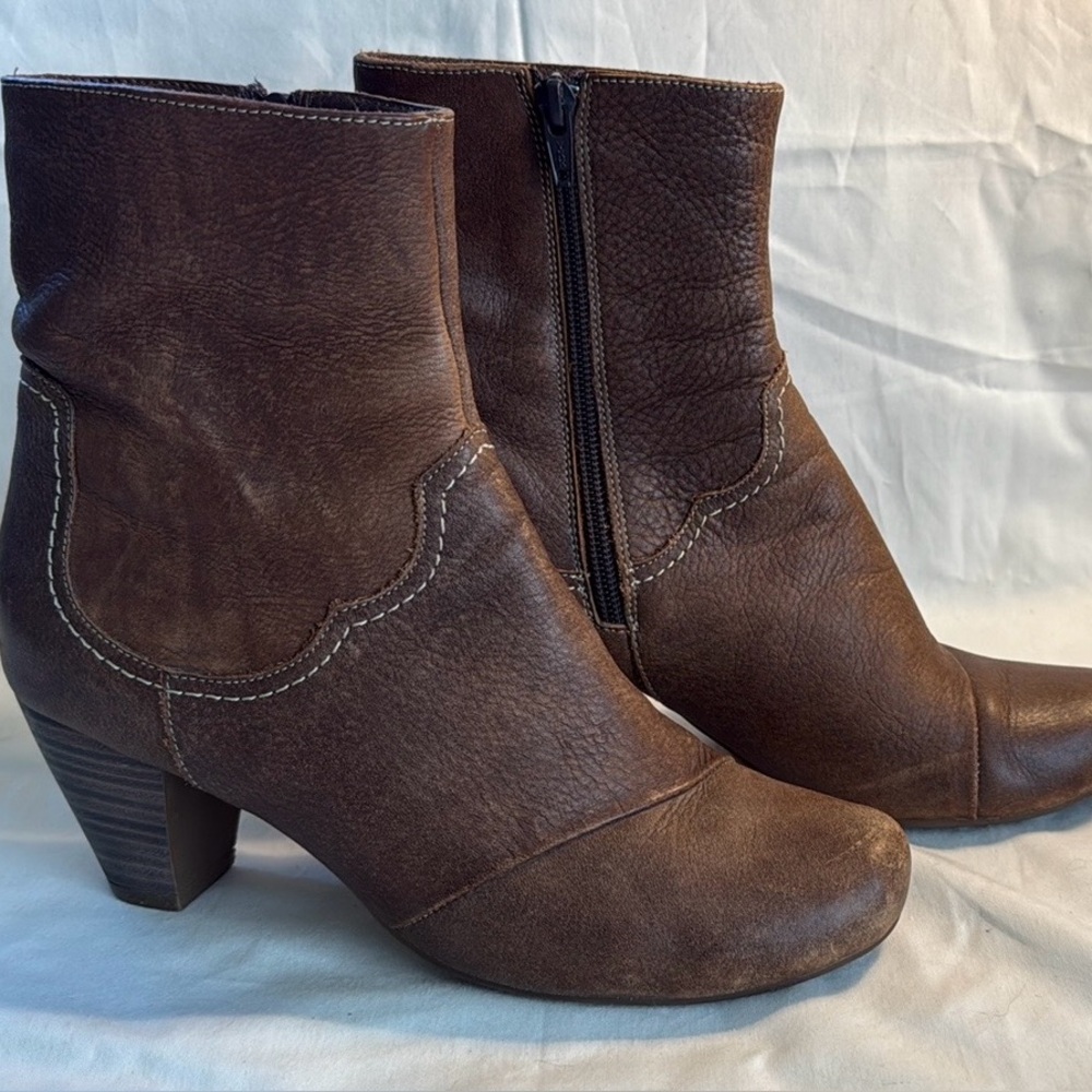 Brown Leather Ankle Boots with Stacked Heel